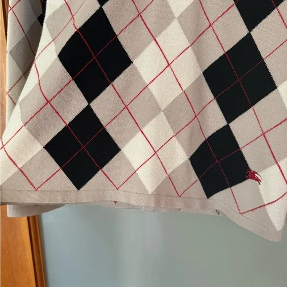 Burberry Argyle Fitted V-Neck Sweater - Black and White